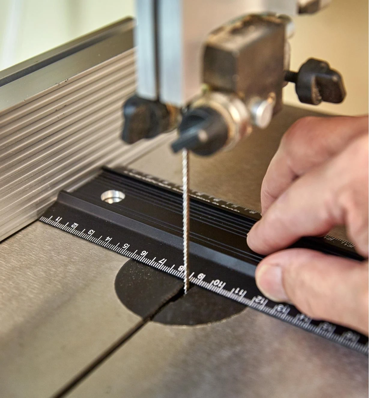 Veritas 450mm Shop Rule 5 Veritas 450mm Shop Rule - Image 5