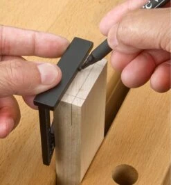 Veritas 2 1/2" Pocket Layout Square 18 Veritas 2 1/2" Pocket Layout Square -Lee Valley 05N5412 u 3628