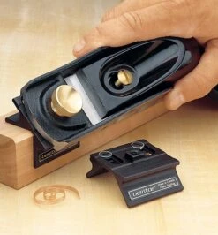 Veritas Chamfer Guide 7 Veritas Chamfer Guide -Lee Valley 05P2210 veritas chamfer guide i 01 r 1