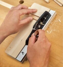 Veritas Miniature Right-Hand Shooting Plane 11 Veritas Miniature Right-Hand Shooting Plane -Lee Valley 05P8228 u 4550