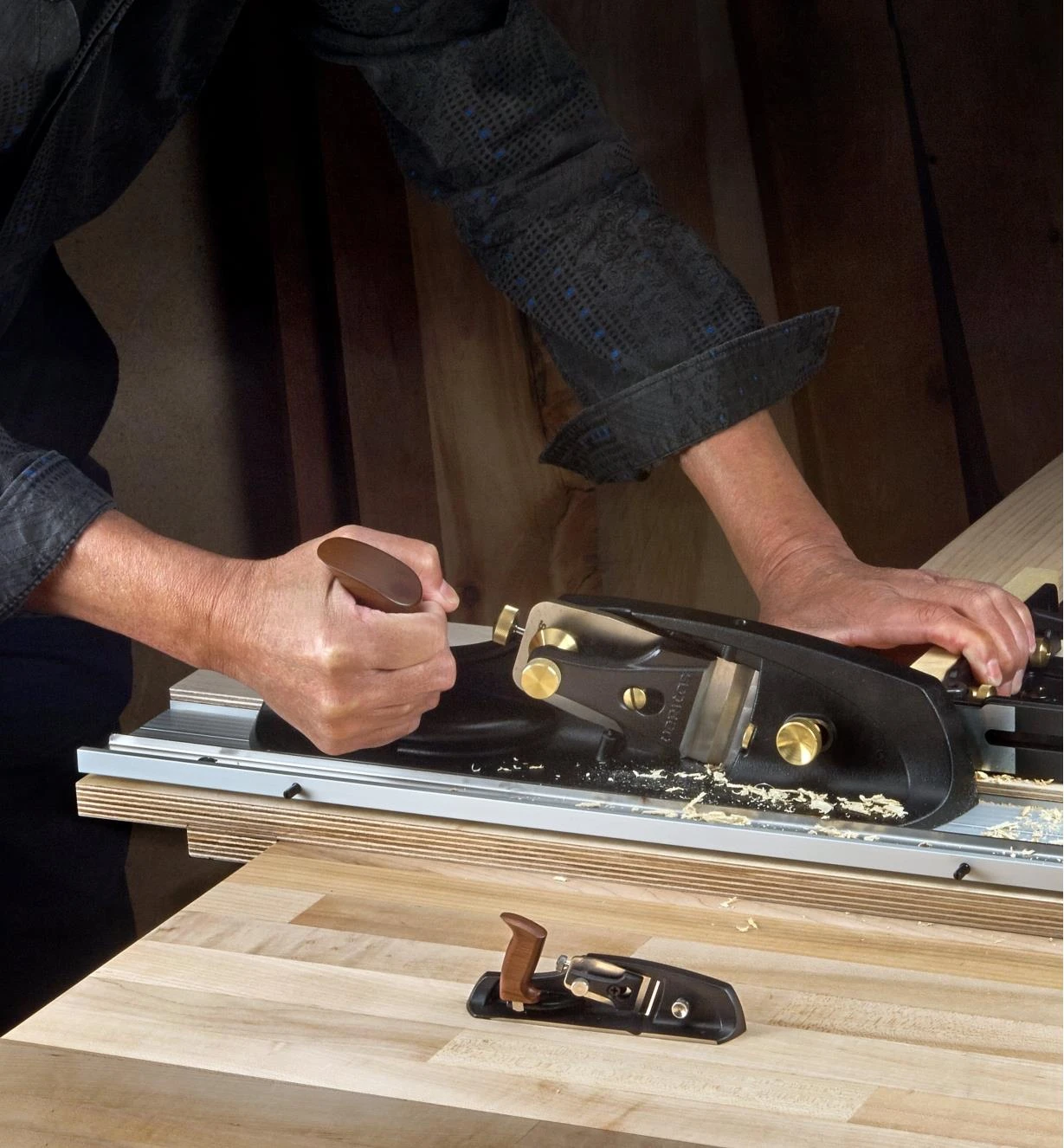 Veritas Miniature Right-Hand Shooting Plane 1 Veritas Miniature Right-Hand Shooting Plane