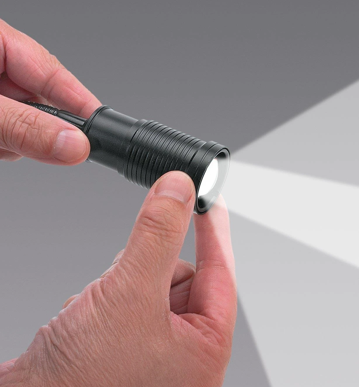 Magnetic-Mount LED Work Light 3 Magnetic-Mount LED Work Light - Image 3