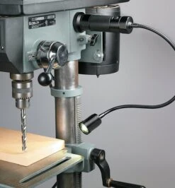 Lee Valley -Lee Valley 15J7701 magnetic mount led work light u 02 r