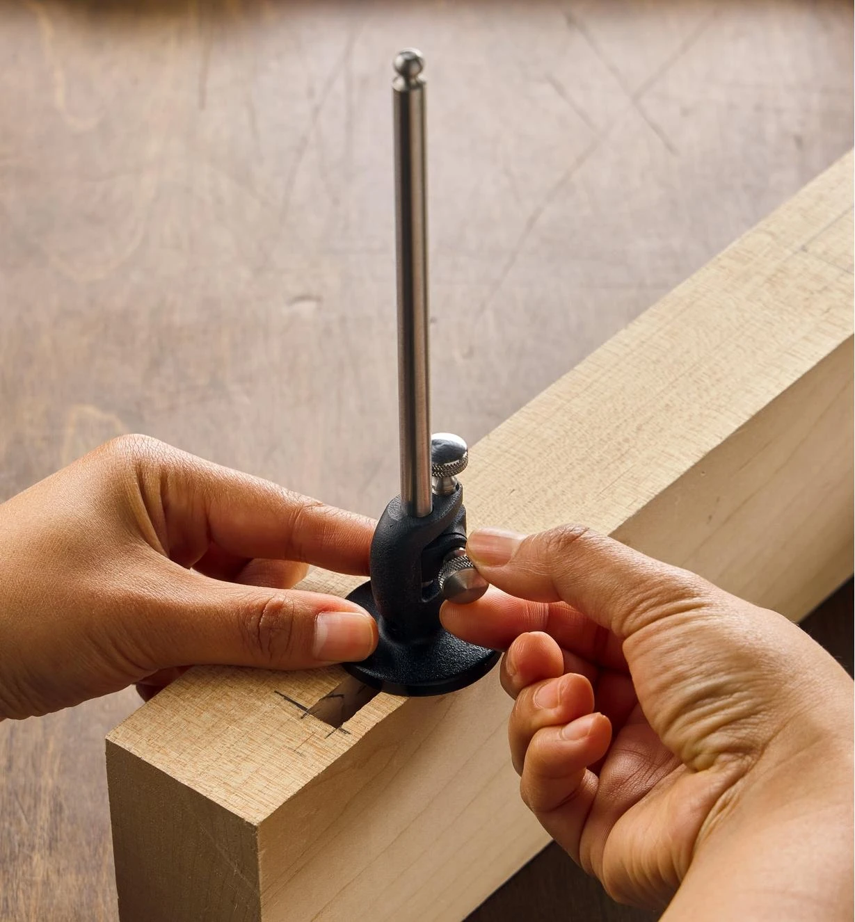 Lee Valley Replica Micro-Adjust Wheel Marking Gauge 8 Lee Valley Replica Micro-Adjust Wheel Marking Gauge - Image 8