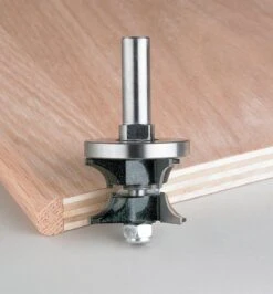 Adjustable Bullnose Edging Bit -Lee Valley 16J9403 adjustable bullnose edging bit i 01 r