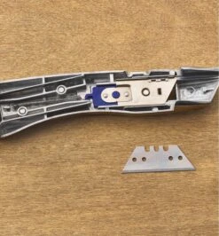 Delphin 2013 Retractable Knife With Holster 10 Delphin 2013 Retractable Knife With Holster -Lee Valley 25K0325 delphin 2013 retractable knife with holster i 1089