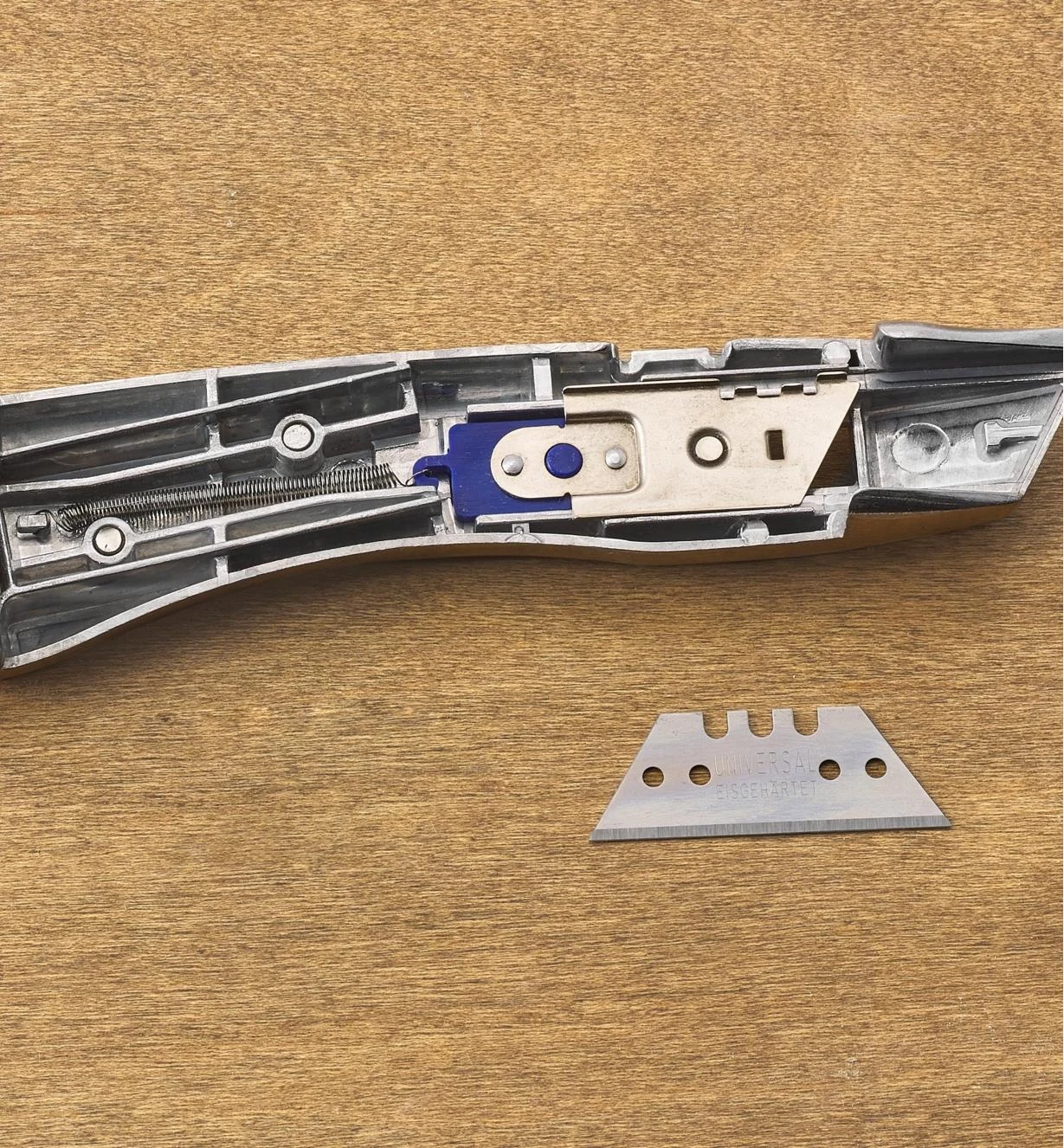 Delphin 2013 Retractable Knife With Holster 5 Delphin 2013 Retractable Knife With Holster - Image 5