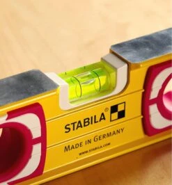 Stabila 24" Heavy-Duty Level 8 Stabila 24" Heavy-Duty Level -Lee Valley 25N4166 u 0010