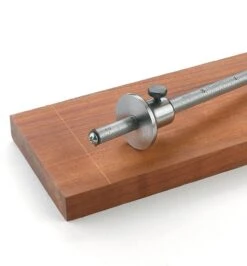 Starrett Graduated Marking Gauge 7 Starrett Graduated Marking Gauge -Lee Valley 30N3235 starrett graduated marking gauge d 01 r