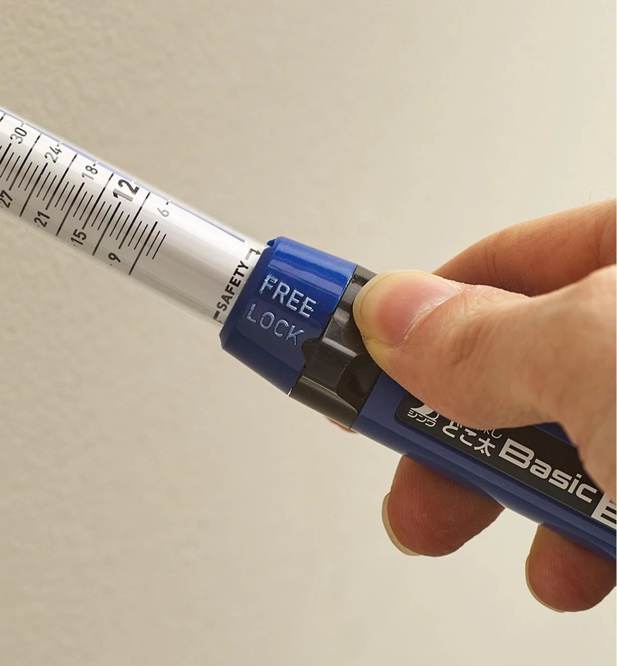 35mm Stud Finder With Magnet 3 35mm Stud Finder With Magnet - Image 3