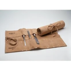 Leather Tool Roll -Lee Valley 68K4031 17 pocket roll a 01 r